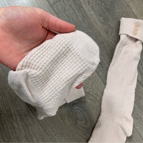 Women’s Stylish Beige Pink Buttoned Socks Stockings - Picture 6 of 9